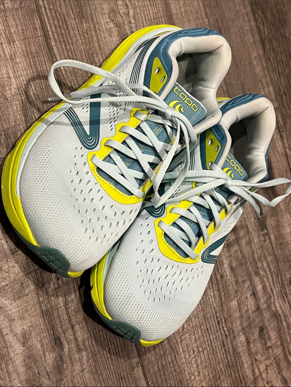 Women's Topo Athletic Topo Magnifly 4 size8.5